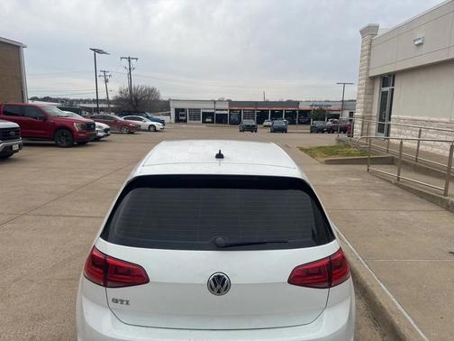 2016 Volkswagen Golf GTI 2.0T S 4-Door