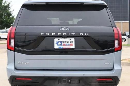 2025 Ford Expedition Max Active 4x2