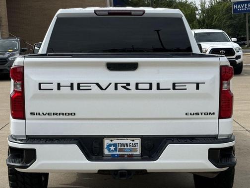 Summit White 2024 Chevrolet Silverado 1500 Custom