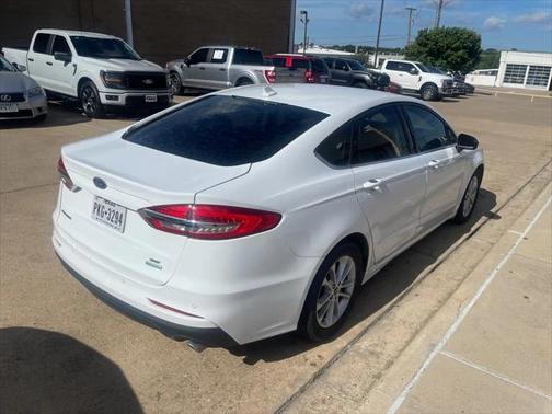 2020 Ford Fusion SE