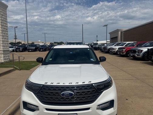 Star White Metallic Tri-Coat 2021 Ford Explorer XLT