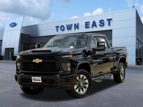 Black 2024 Chevrolet Silverado 2500 Custom