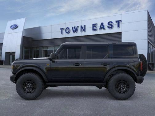 Shadow Black 2026 Ford Bronco Badlands