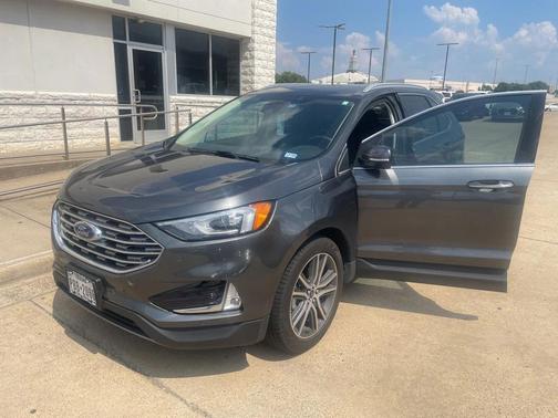 2020 Ford Edge Titanium