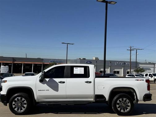 2024 Chevrolet Silverado 2500 Custom