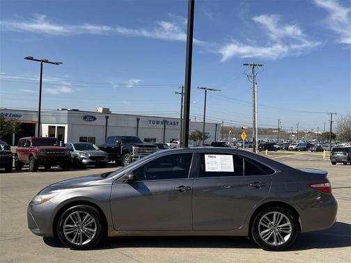 2017 Toyota Camry SE