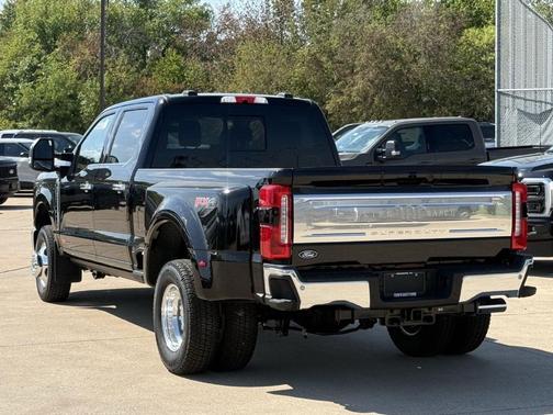 Agate Black Metallic 2027 Ford F-350 King Ranch