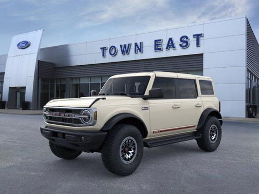 Wimbledon White 2026 Ford Bronco Outer Banks