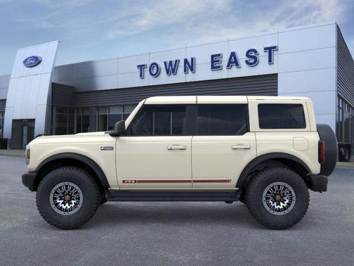 Wimbledon White 2026 Ford Bronco Outer Banks