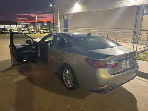 2017 Lexus ES 350 Base