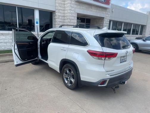 2017 Toyota Highlander Limited Platinum