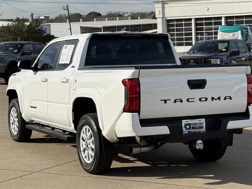 2024 Toyota Tacoma SR5