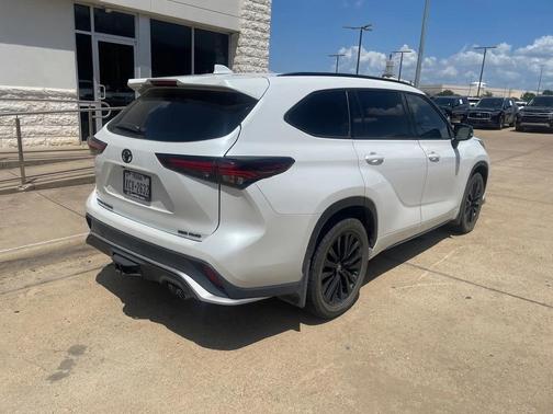 2024 Toyota Highlander XSE