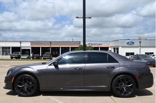2022 Chrysler 300 Touring