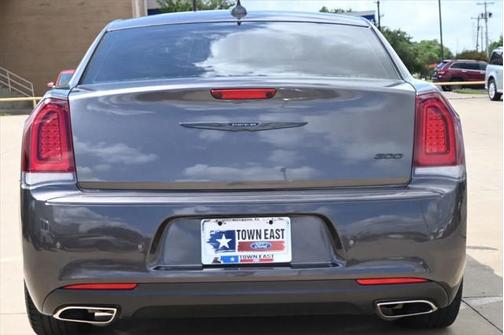 2022 Chrysler 300 Touring