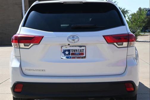 2018 Toyota Highlander LE