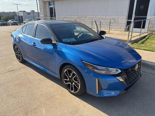 Electric Blue Metallic/Super Black 2024 Nissan Sentra SR