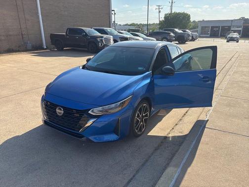 Electric Blue Metallic/Super Black 2024 Nissan Sentra SR