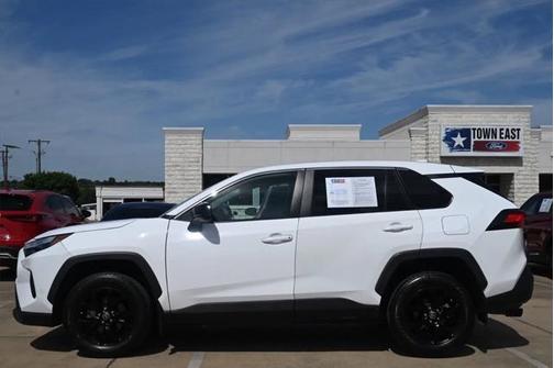 2024 Toyota RAV4 LE