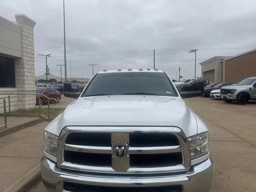 2018 RAM 3500 Tradesman Crew Cab 4x4 8' Box