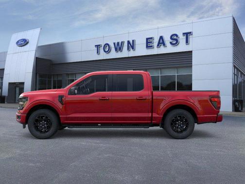 Ruby Red Metallic Tinted Clearcoat 2026 Ford F-150 XLT