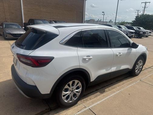 Oxford White 2024 Ford Escape Active