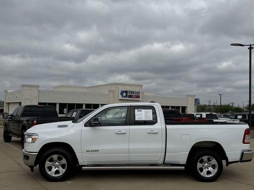 Bright White Clearcoat 2022 RAM 1500 Big Horn/Lone Star
