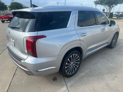 Typhoon Silver 2023 Hyundai PALISADE Calligraphy
