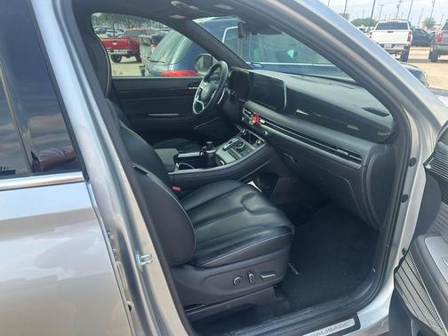 Typhoon Silver 2023 Hyundai PALISADE Calligraphy