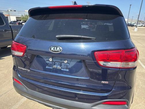 2018 Kia Sorento LX