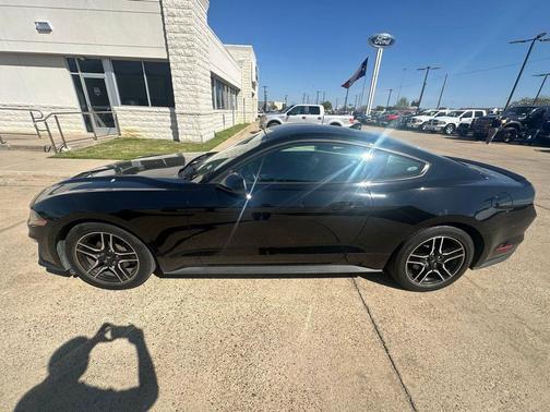 2022 Ford Mustang EcoBoost Premium