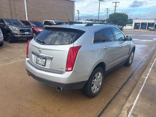 Radiant Silver Metallic 2014 Cadillac SRX Base