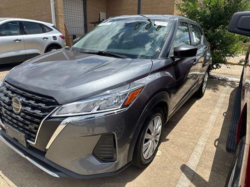 Gun Metallic 2021 Nissan Kicks S