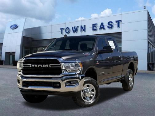 2021 RAM 2500 Big Horn Crew Cab 4x4 6'4' Box