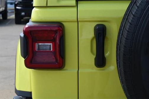 2024 Jeep Wrangler 4-Door Sahara 4x4
