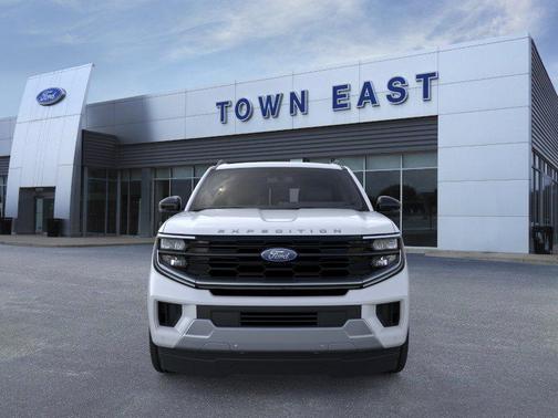 Space Silver Metallic 2026 Ford Expedition Platinum