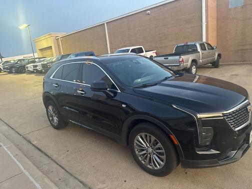2024 Cadillac XT4 Premium Luxury