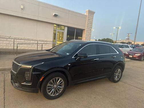 2024 Cadillac XT4 Premium Luxury