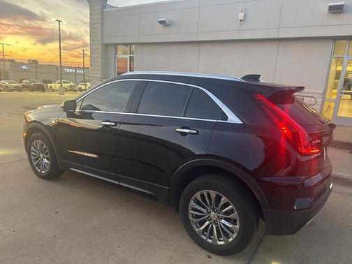 2024 Cadillac XT4 Premium Luxury
