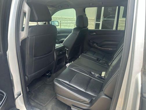 Silver Ice Metallic 2016 Chevrolet Suburban LS
