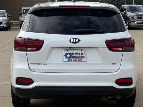 Snow White Pearl 2019 Kia Sorento L