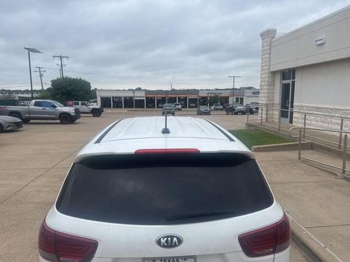 Snow White Pearl 2019 Kia Sorento L