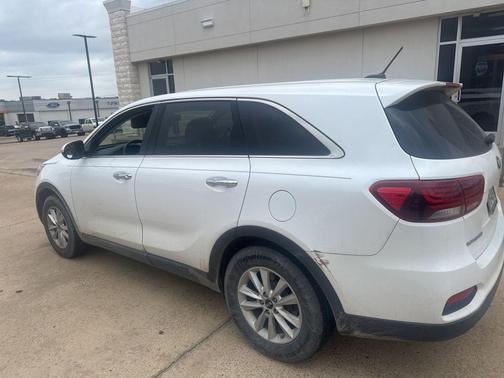 Snow White Pearl 2019 Kia Sorento L