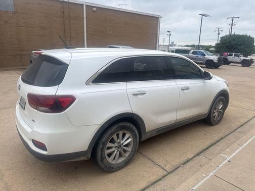 Snow White Pearl 2019 Kia Sorento L