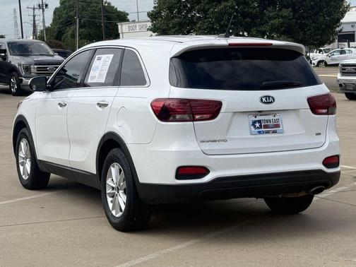 Snow White Pearl 2019 Kia Sorento L