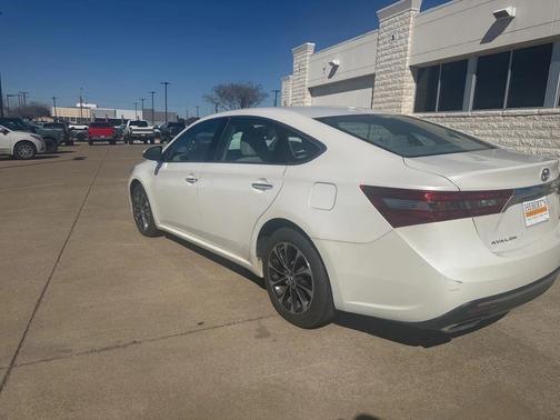2016 Toyota Avalon XLE