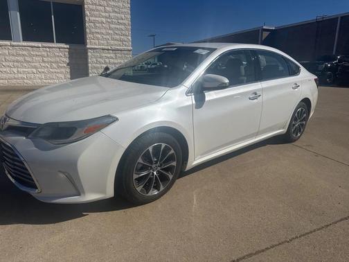2016 Toyota Avalon XLE