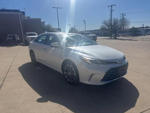 2016 Toyota Avalon XLE