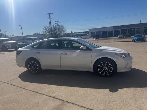 2016 Toyota Avalon XLE