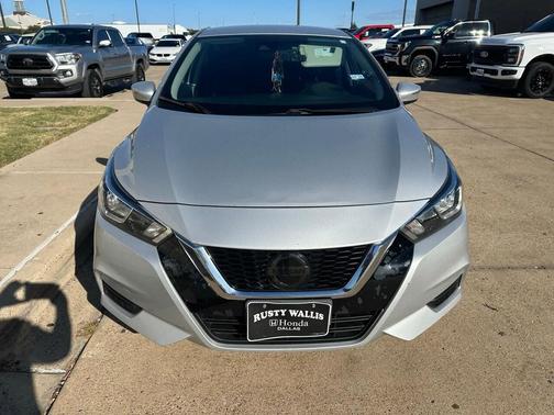 2020 Nissan Versa 1.6 SV